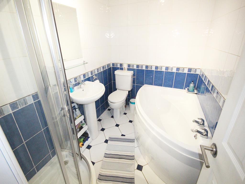 4 bedroom detached house For Sale in Earby - IMG_2532.jpg